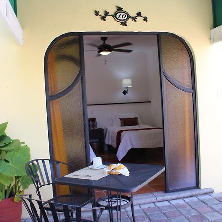 Hotel Antigua Posada Cuernavaca Exterior photo