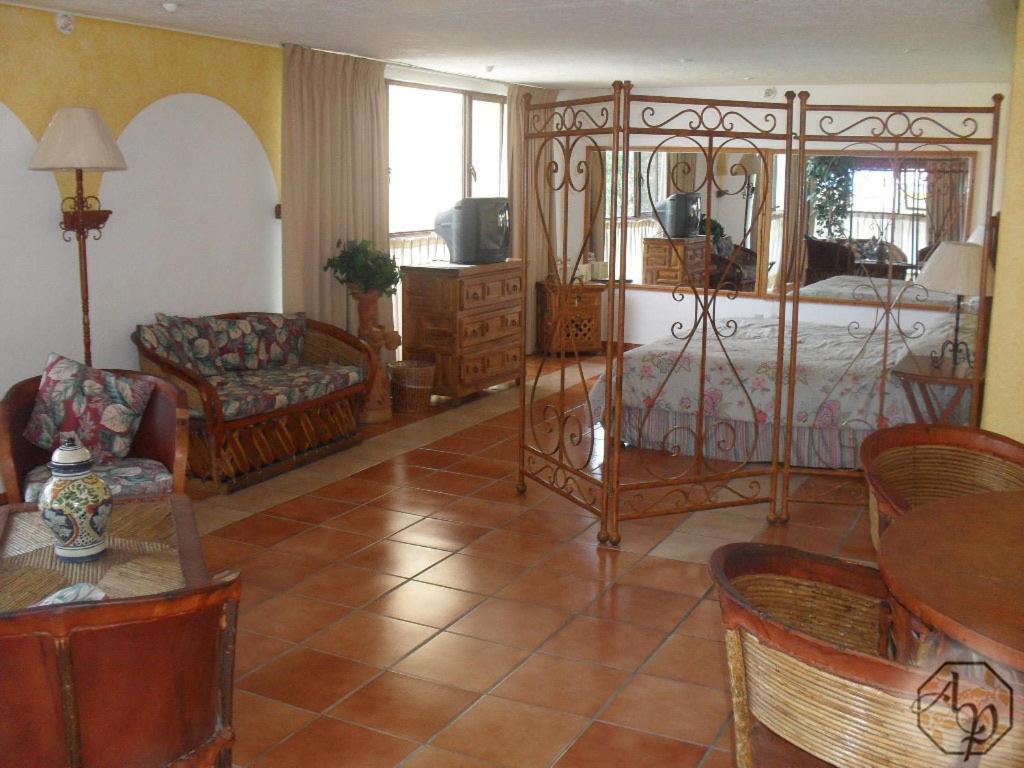 Hotel Antigua Posada Cuernavaca Room photo